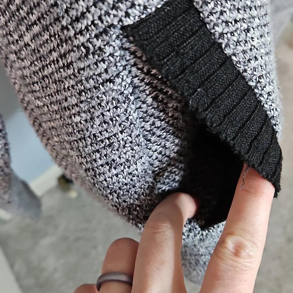 Men's Black and Gray Hoodie Zip-Up Sweater - Picture 5 of 6